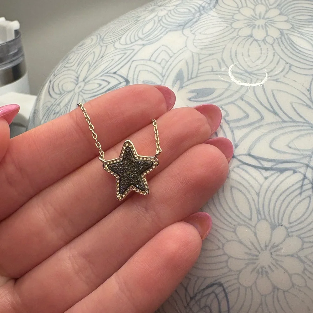 Kendra Scott necklace gold and purple star - Picture 1 of 3